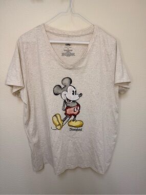 Disney Parks Authentic Original Mickey Women’s XL Cream Tee V-neck Short Sleeve